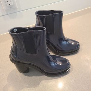 Hunter rubber rain boots